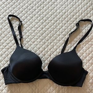 VS Biofit Demi Uplift 34b black with some glossy dots detailed on front straps